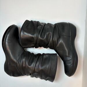 Dansko black leather slouch pull-on boots booties size 39 8.5